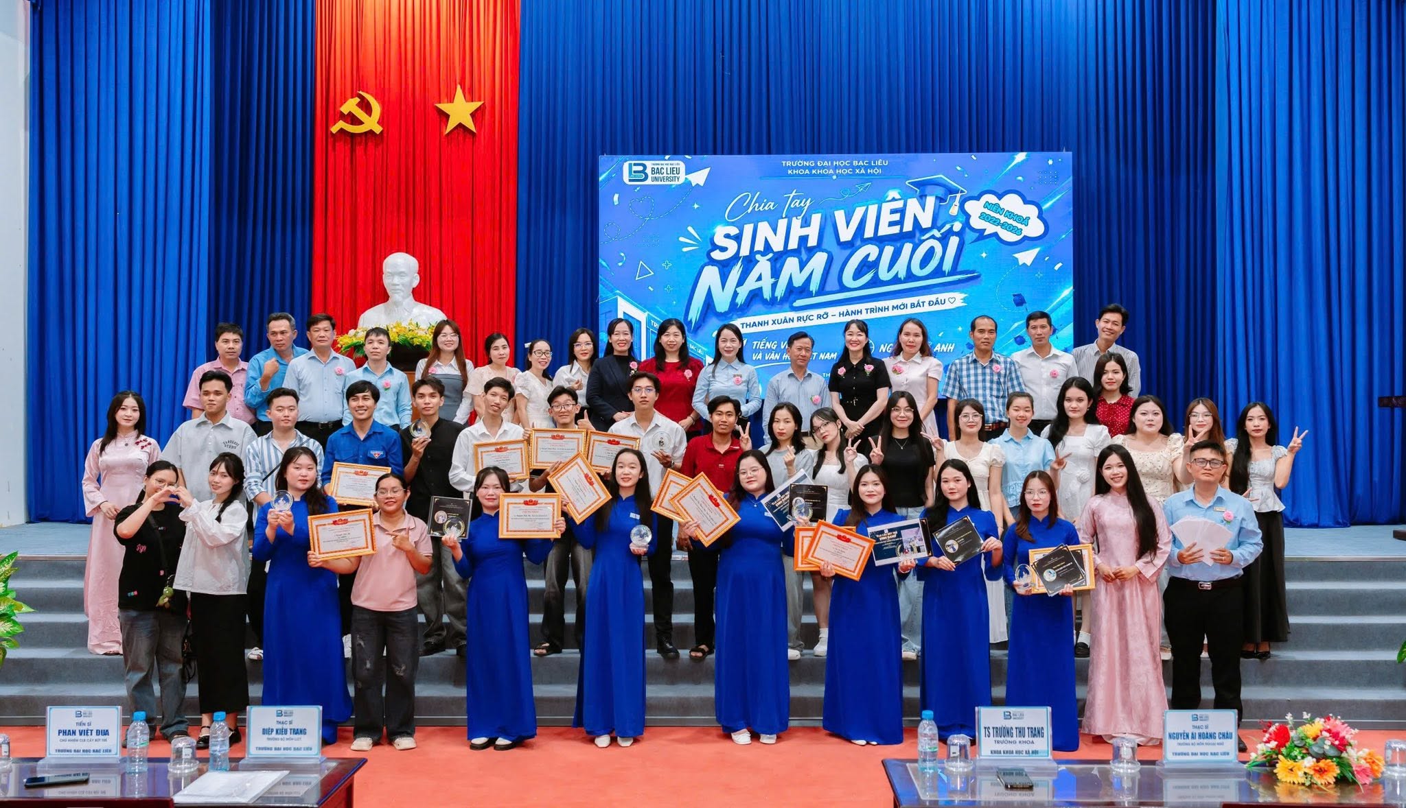 KHOA KHOA HỌC XÃ HỘI CHIA TAY SINH VIÊN NĂM CUỐI, K16 - NIÊN KHÓA 2022-2026